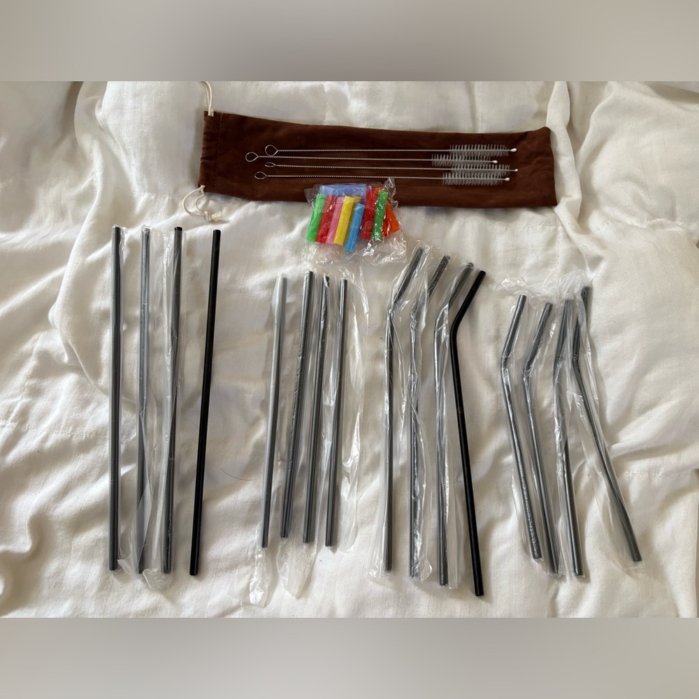 NEW Stainless Steel Reusable Straw Set with Cleaning Brushes and Rubber Toppers